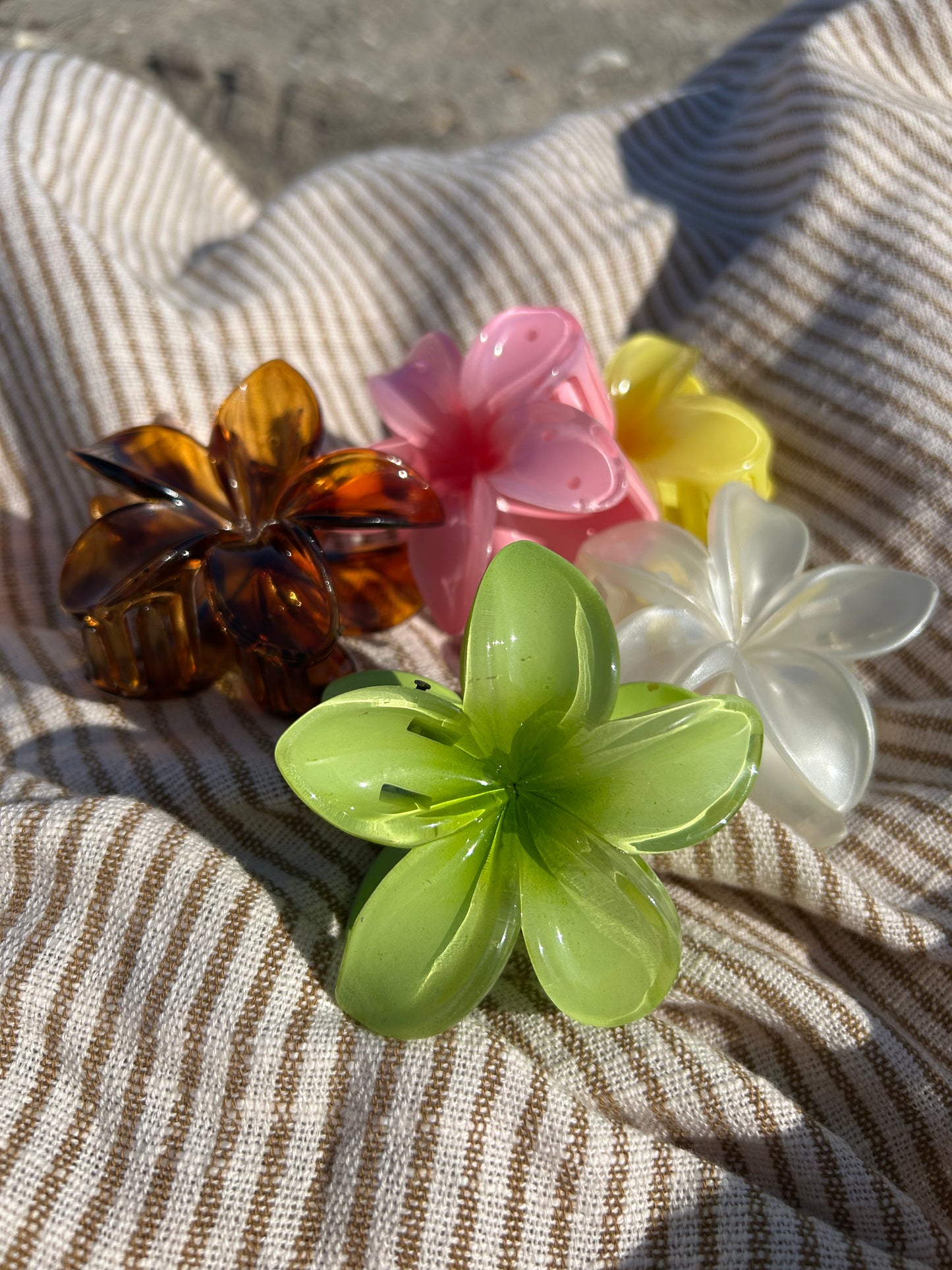 Plumeria Claw Clip