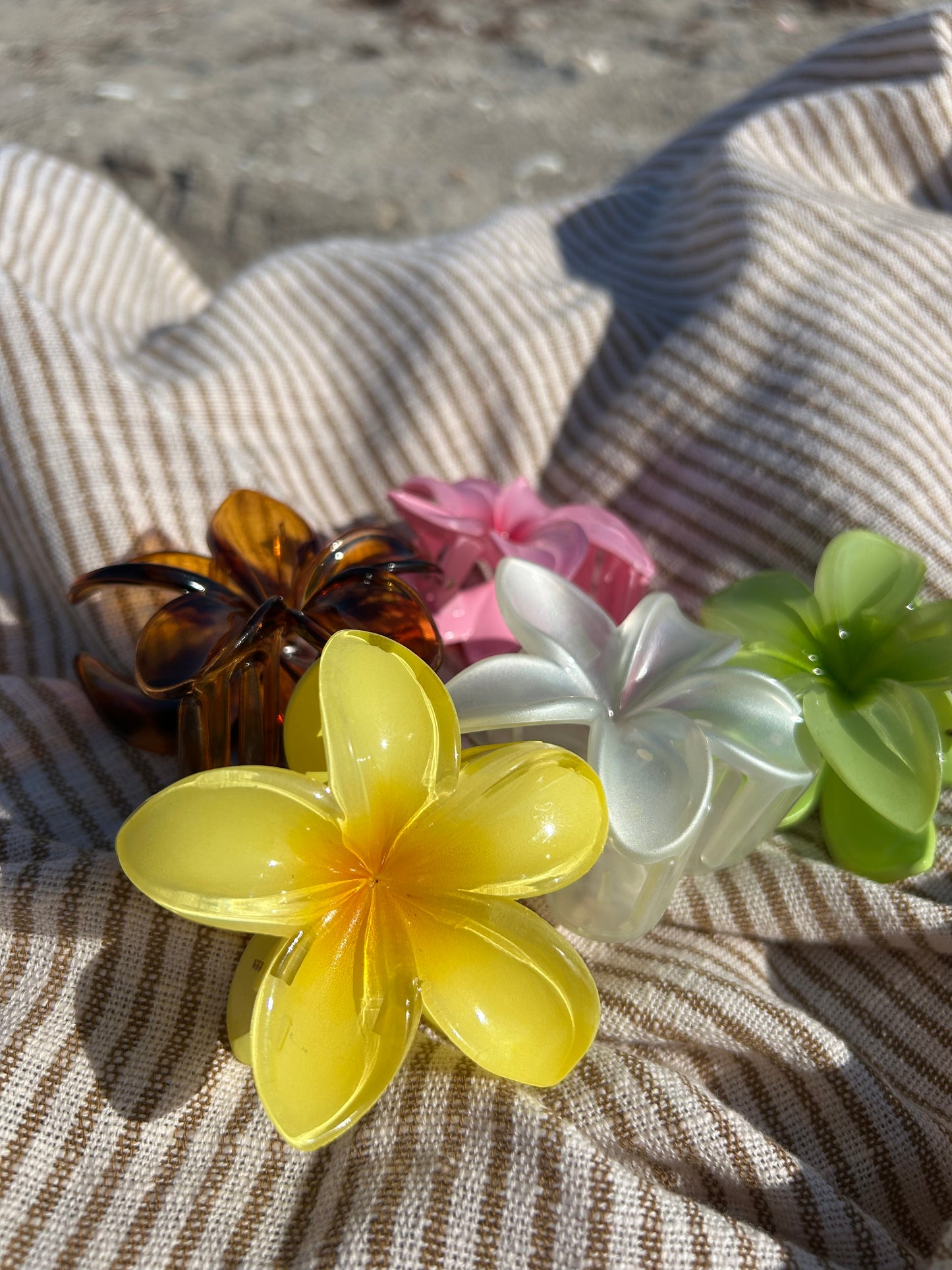 Plumeria Claw Clip