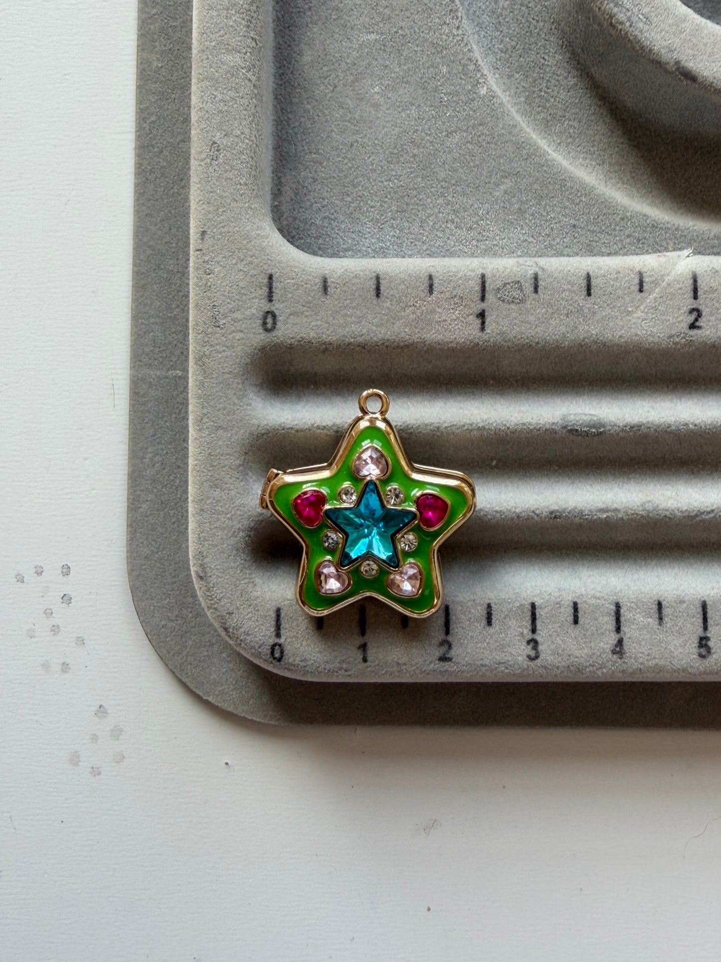 Rhinestone Star Locket