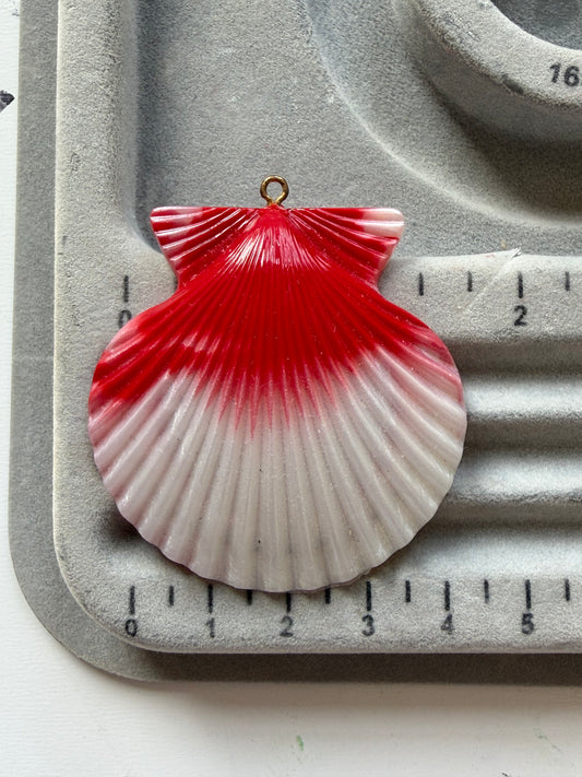 Imitation Ombre Shell Charm